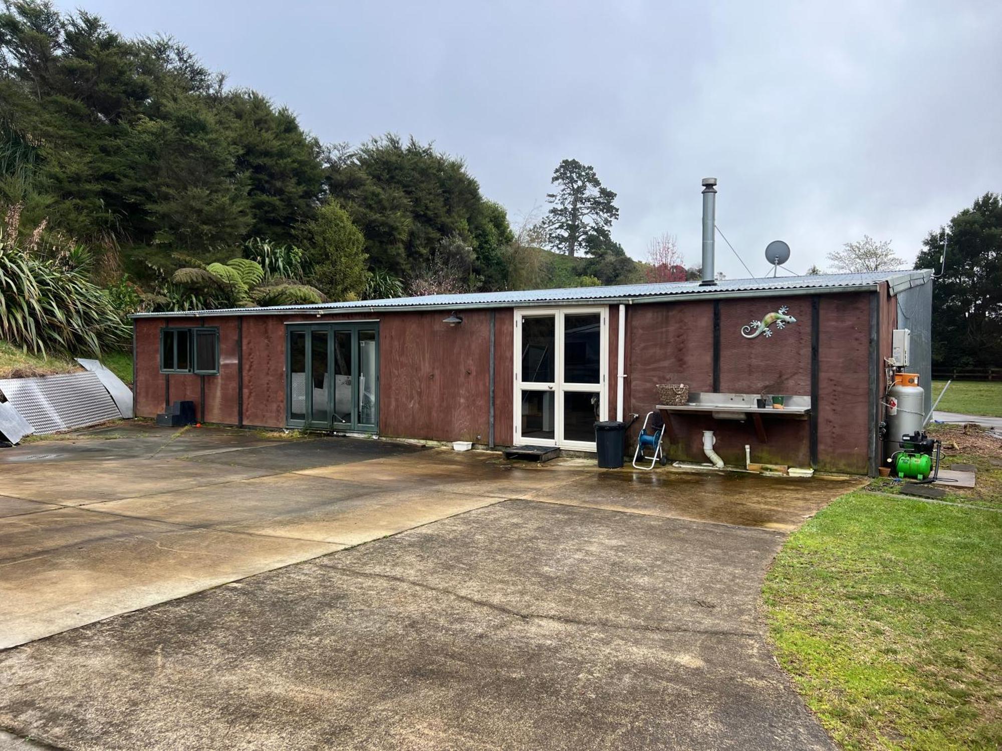 Self Contained Open Shed Space Wainui  Buitenkant foto