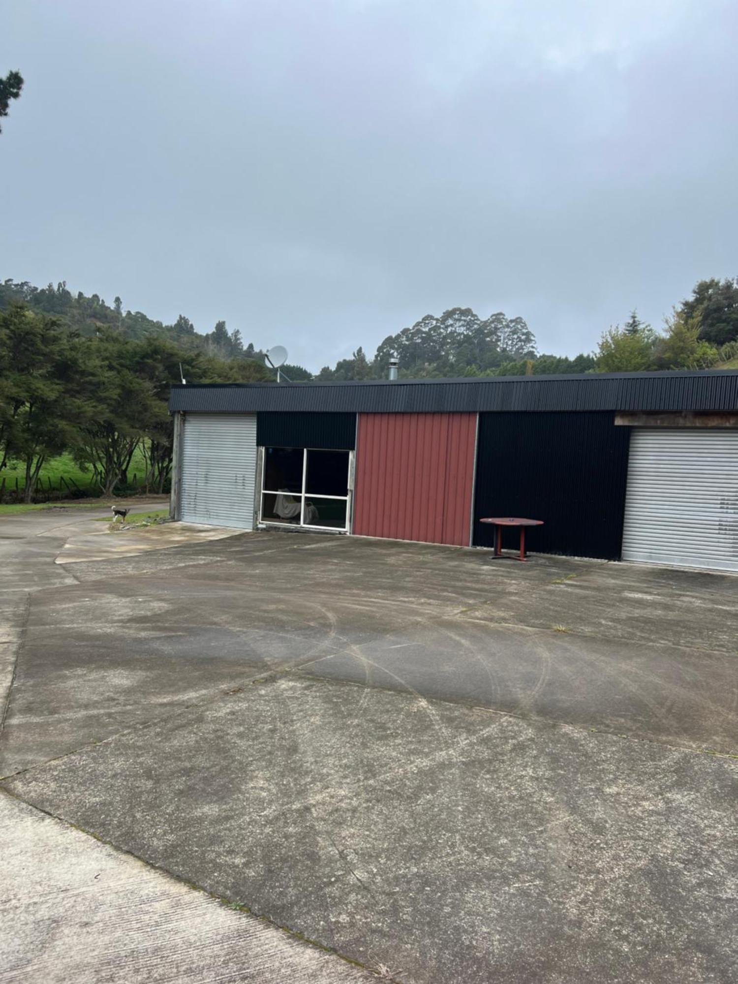 Self Contained Open Shed Space Wainui  Buitenkant foto